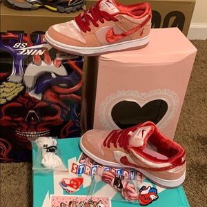 Strange love nike SB Dunks